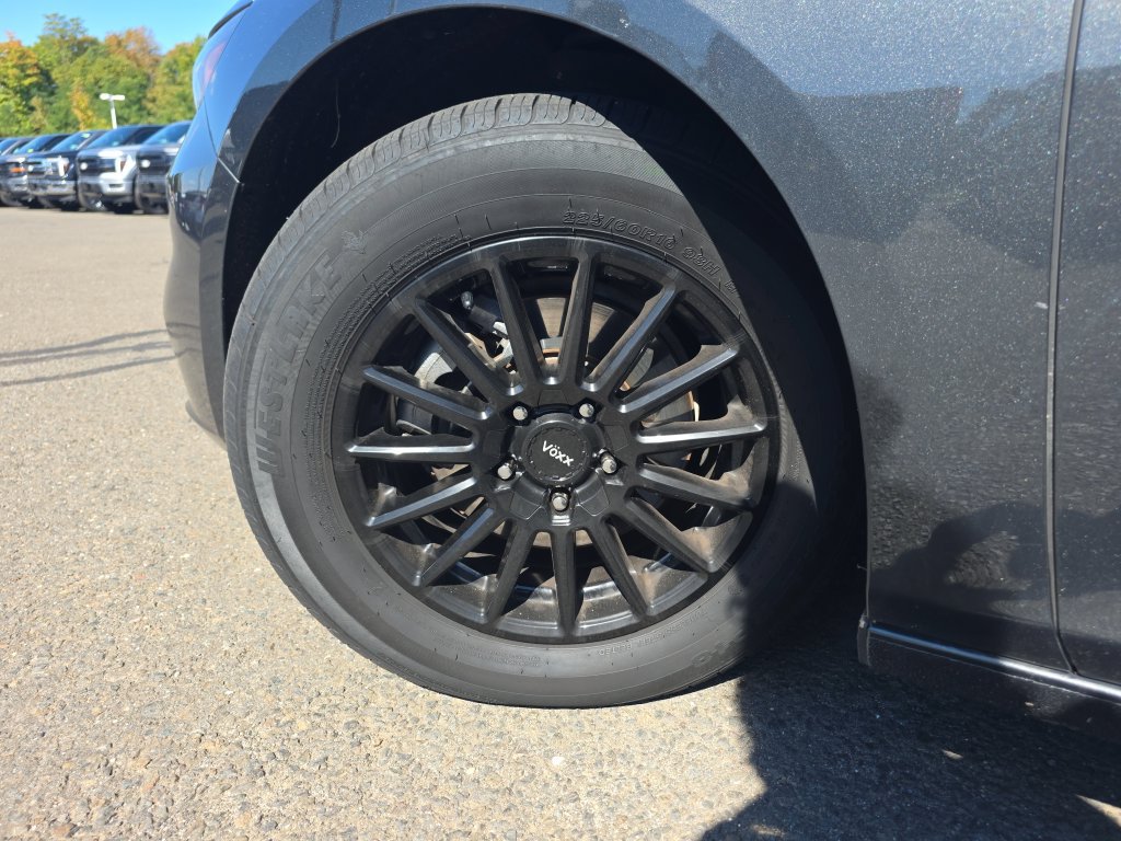 Used 2018 Chevrolet Malibu LT FWD image 13