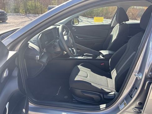 Used 2026 Hyundai Elantra SE FWD image 29