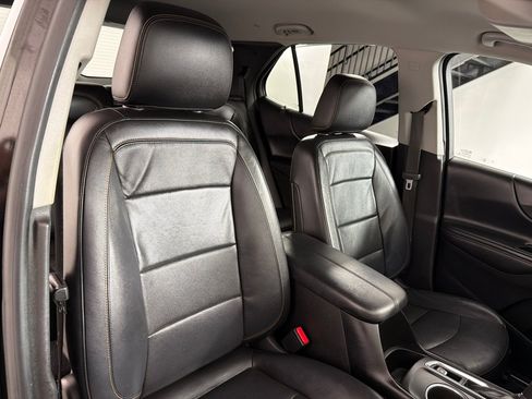 Used 2018 Chevrolet Equinox Premier FWD image 23