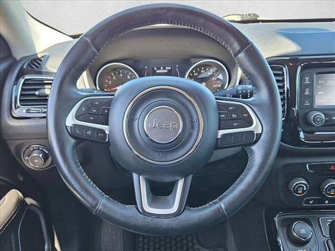 Used 2018 Jeep Compass Latitude AWD/4WD image 14