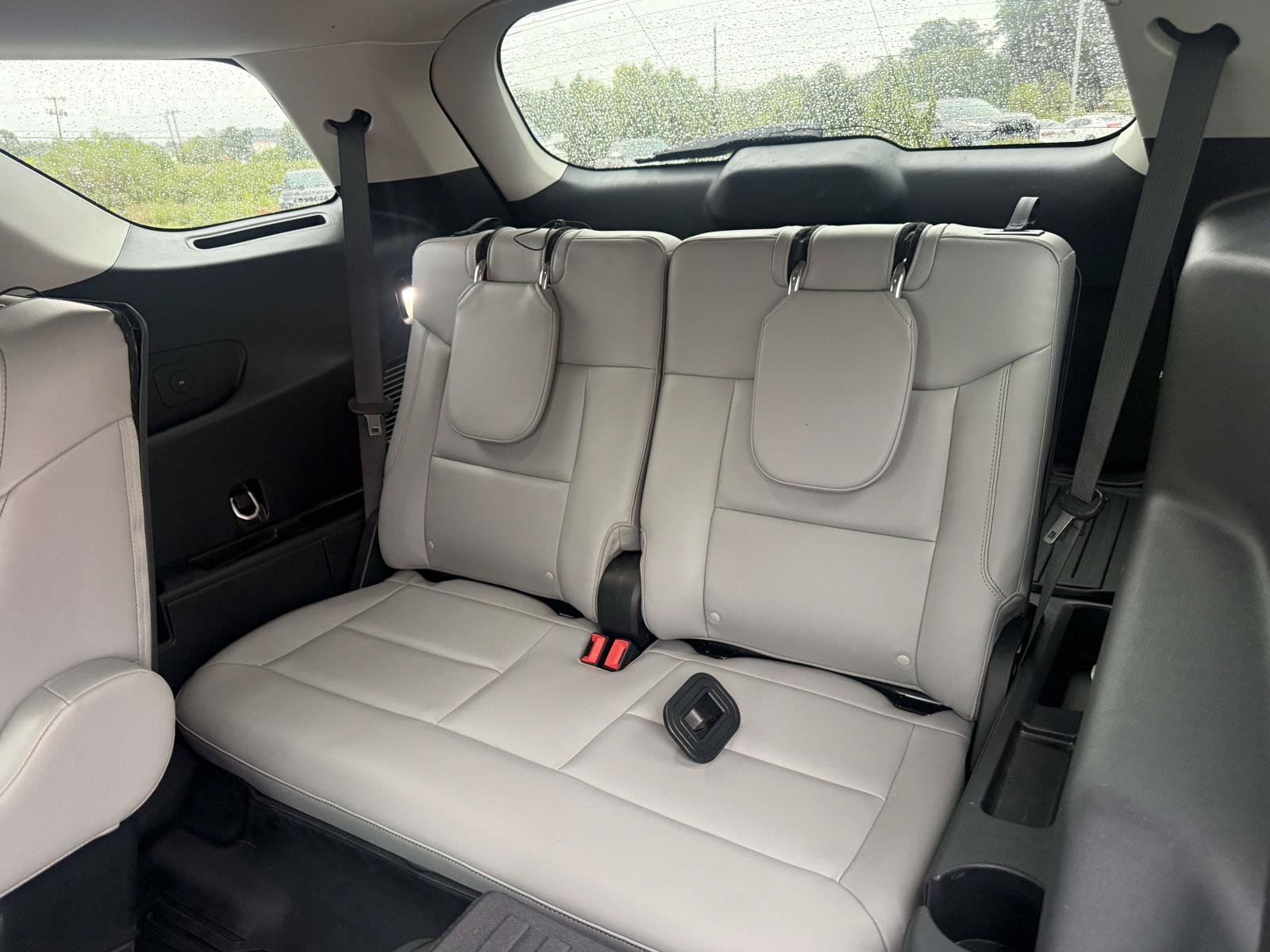 Used 2025 Ford Explorer Active w/ Active Comfort Package RWD image 7