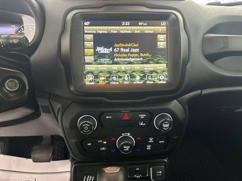Used 2023 Jeep Renegade Altitude w/ Convenience Group I AWD/4WD image 5