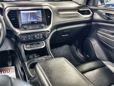 Used 2023 GMC Acadia SLT image 27