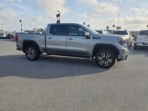 Used 2024 GMC Sierra 1500 AT4 w/ Technology Package AWD/4WD image 4