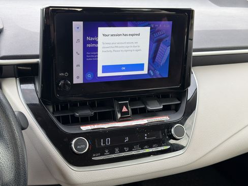 Used 2025 Toyota Corolla LE FWD image 21