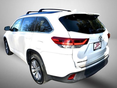 Used 2018 Toyota Highlander XLE image 5
