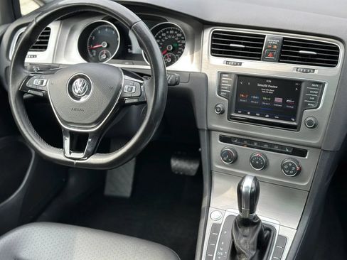 Used 2017 Volkswagen Golf S FWD image 22