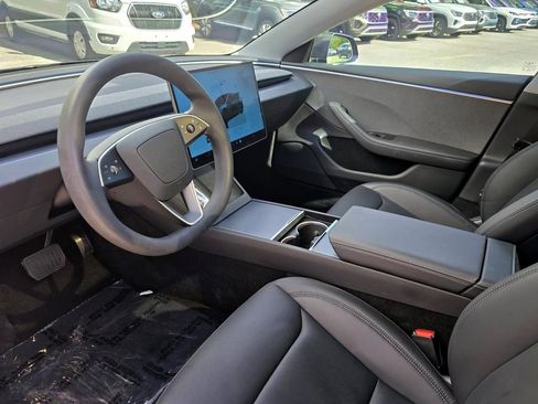 Used 2024 Tesla Model Y Long Range AWD/4WD image 44
