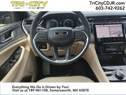 New 2025 Jeep Grand Cherokee Limited w/ Luxury Tech Group II image 21