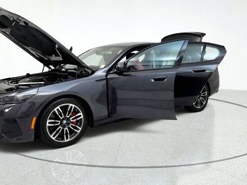 Used 2026 BMW 540i xDrive w/ Executive Package AWD/4WD image 14