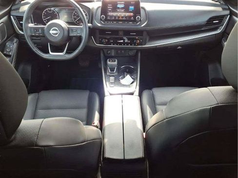 Certified 2024 Nissan Rogue SV w/ SV Premium Package FWD image 9