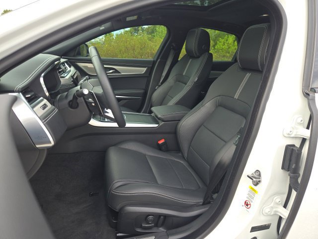 Used 2024 Jaguar XF R-Dynamic SE AWD/4WD image 14