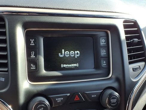 Used 2015 Jeep Grand Cherokee Laredo w/ Quick Order Package 23E image 9