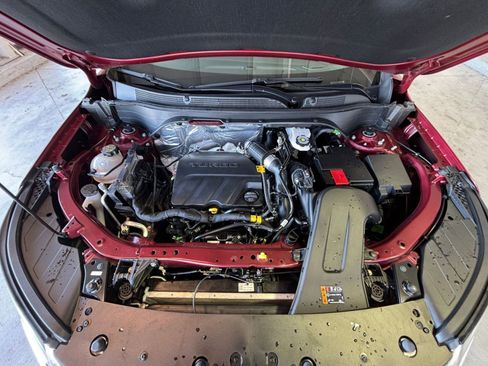 Used 2025 Chevrolet Trax LT image 31