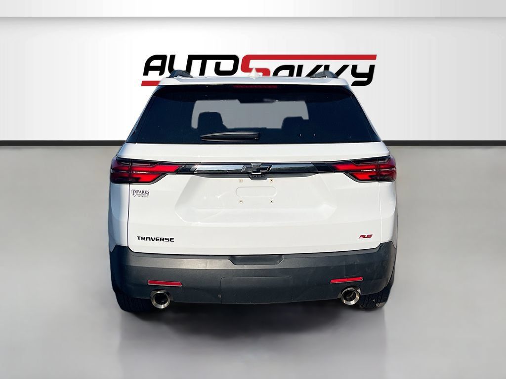 Used 2023 Chevrolet Traverse RS w/ LPO, Cargo Package FWD image 6