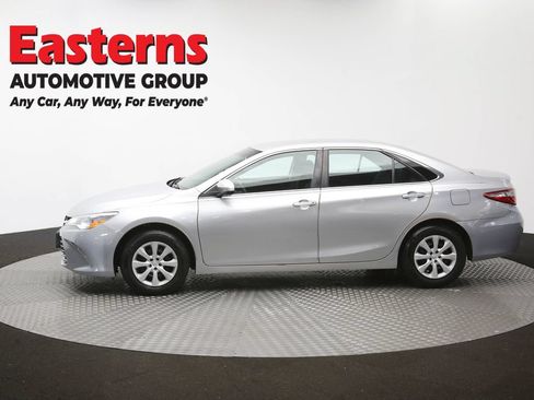 Used 2017 Toyota Camry LE FWD image 58
