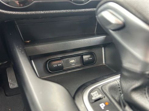 Used 2025 Kia Soul LX image 22