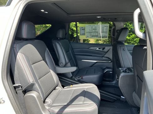 New 2026 Chevrolet Traverse Z71 w/ Enhanced Driving Package AWD/4WD image 36