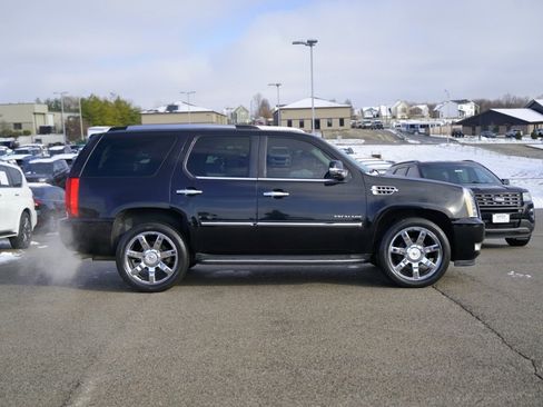 Used 2012 Cadillac Escalade Luxury image 4