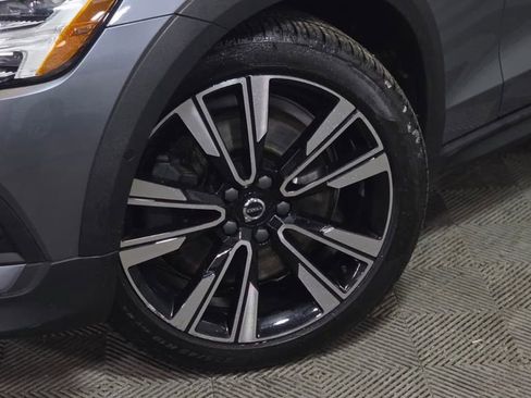 Used 2021 Volvo V60 T5 Cross Country w/ Climate Package image 2