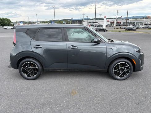 Used 2024 Kia Soul EX FWD image 6