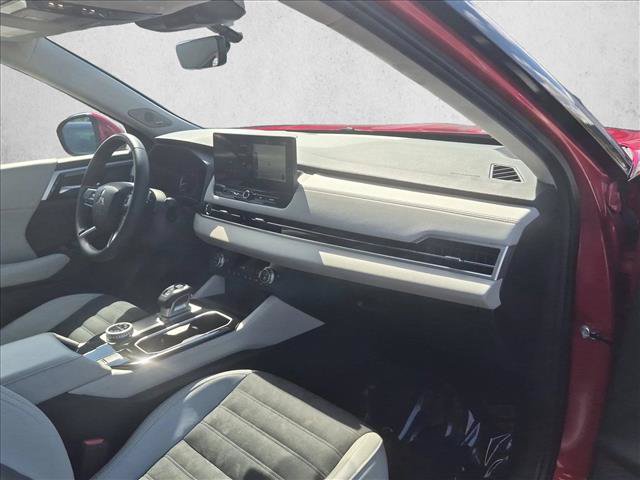 Used 2025 Mitsubishi Outlander SE FWD image 22