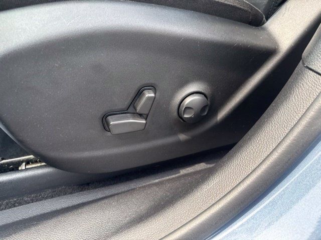 Used 2022 Jeep Cherokee Latitude AWD/4WD image 15