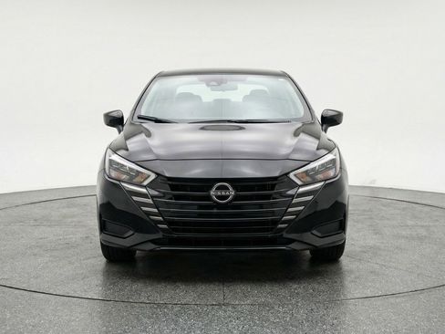 Used 2025 Nissan Versa SV image 2