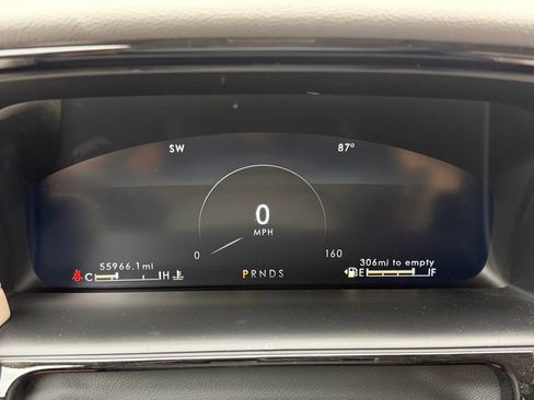 Used 2022 Lincoln Nautilus FWD w/ Premium Package image 16
