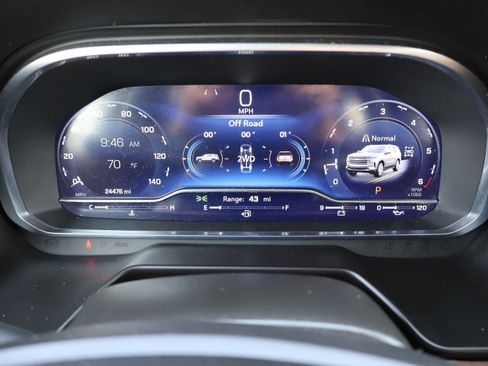 Used 2024 Chevrolet Tahoe High Country w/ Premium Package image 26