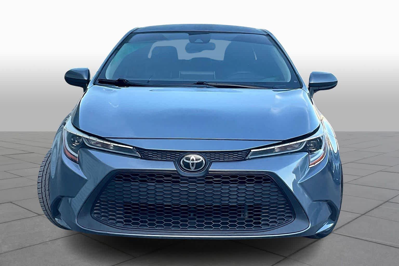 Used 2020 Toyota Corolla LE FWD image 3