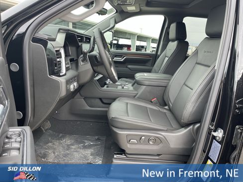 New 2025 GMC Sierra 2500 Denali w/ Denali Reserve Package image 9