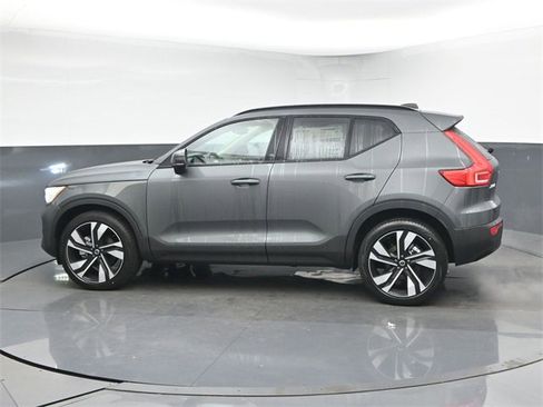 New 2026 Volvo XC40 B5 Ultra w/ Climate Package image 5