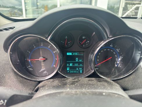 Used 2016 Chevrolet Cruze LT w/ RS Package FWD image 9