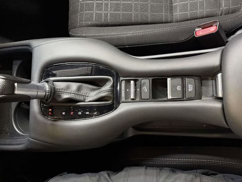 Used 2023 Honda HR-V LX image 15