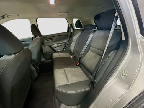 Used 2025 Nissan Rogue SV image 28