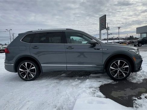Used 2022 Volkswagen Tiguan SEL R-Line image 9