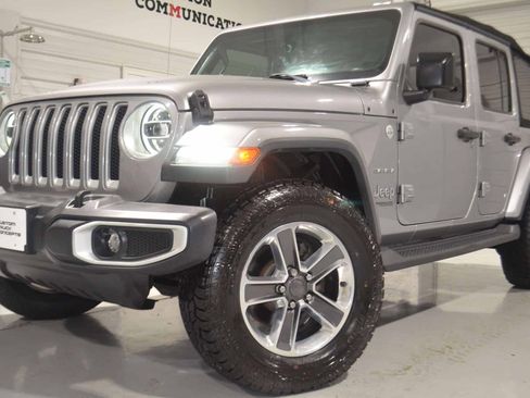 Used 2018 Jeep Wrangler Unlimited Sahara image 1