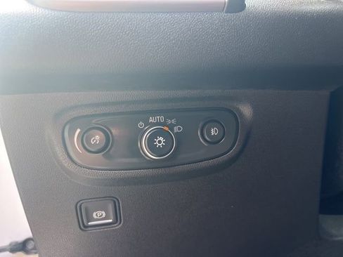 Used 2024 GMC Terrain AT4 image 22