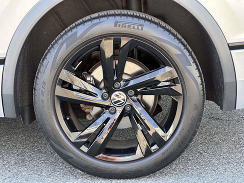 Used 2023 Volkswagen Tiguan SE R-Line AWD/4WD image 15