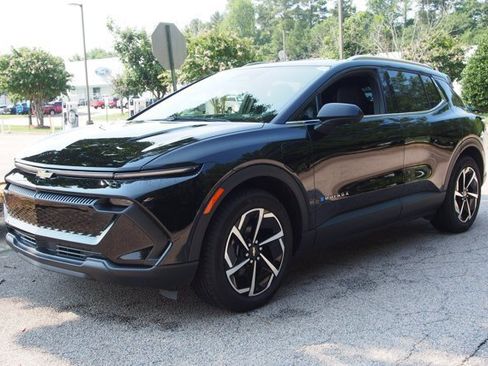 Used 2026 Chevrolet Equinox EV LT FWD image 3