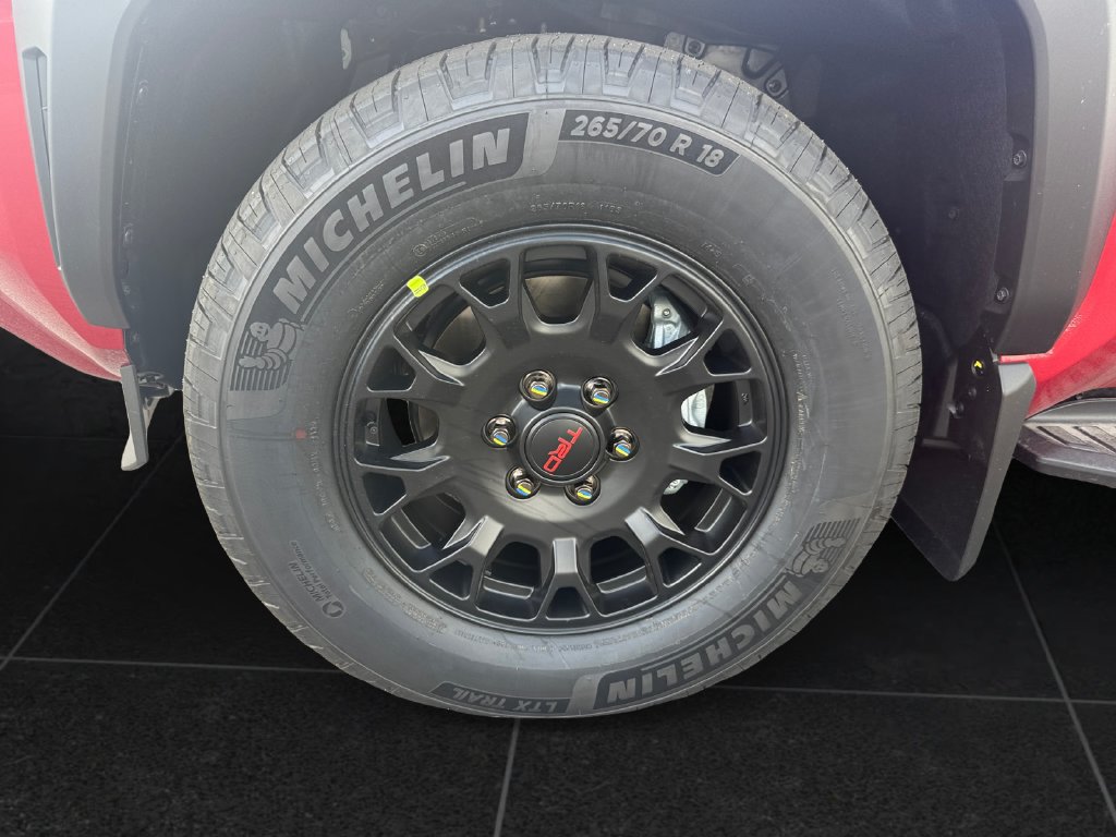 Used 2026 Toyota 4Runner TRD Off-Road Premium AWD/4WD image 9