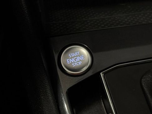 Certified 2021 Volkswagen Tiguan SE AWD/4WD image 17