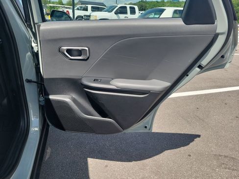 Used 2025 Kia K4 LXS FWD image 40