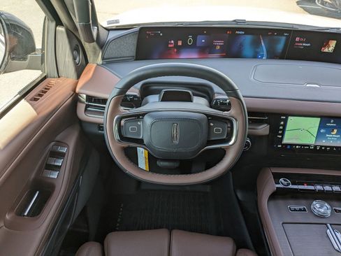 New 2025 Lincoln Navigator L Reserve image 19