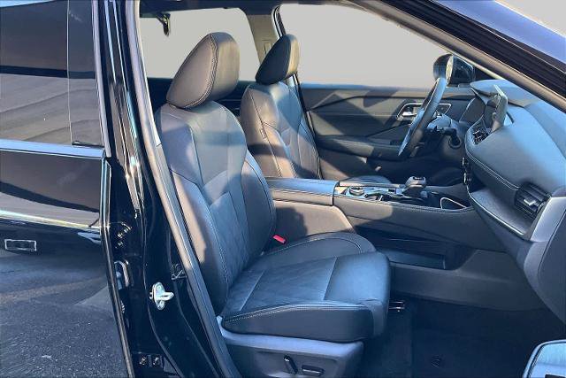 Certified 2026 Nissan Rogue Platinum w/ Platinum Premium Package AWD/4WD image 9