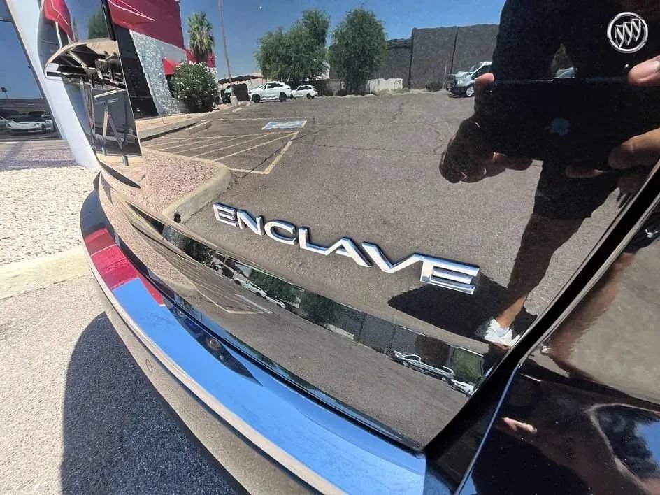 Used 2015 Buick Enclave Leather FWD image 25