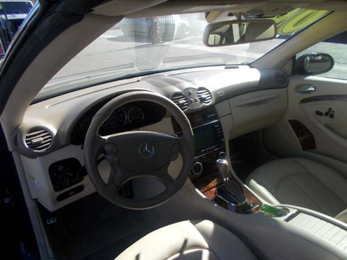 Used 2009 Mercedes-Benz CLK 550 Cabriolet image 14