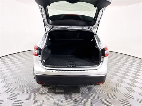 Certified 2022 Nissan Rogue Sport SV w/ Technology Package image 34