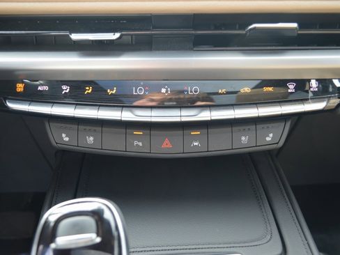 Used 2024 Cadillac XT4 Premium Luxury w/ Active Safety Package image 28